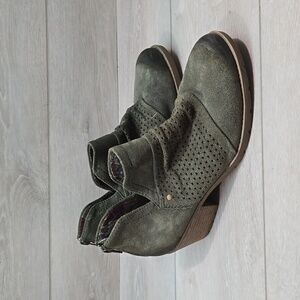 Earth Origins Women Ankle Leather Heels Boots shoes sz 11M